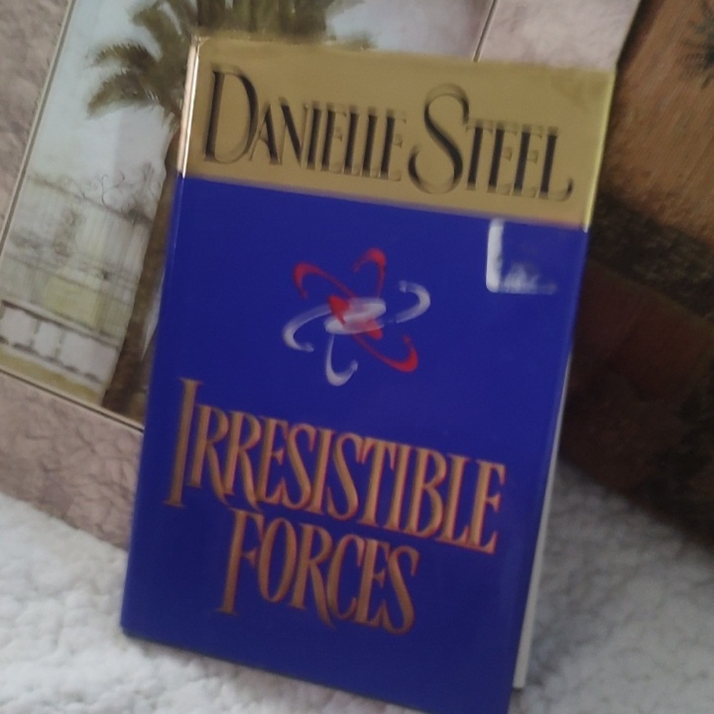 Danielle Steel/ Irresistible Forces -Hardcover Novel 📚 1999 - Picture 2 of 8